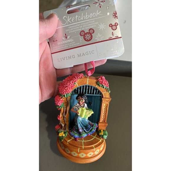 Disney: NWT Encanto Mirabel Sketchbook Singing Magic Ornament - Picture 3 of 5